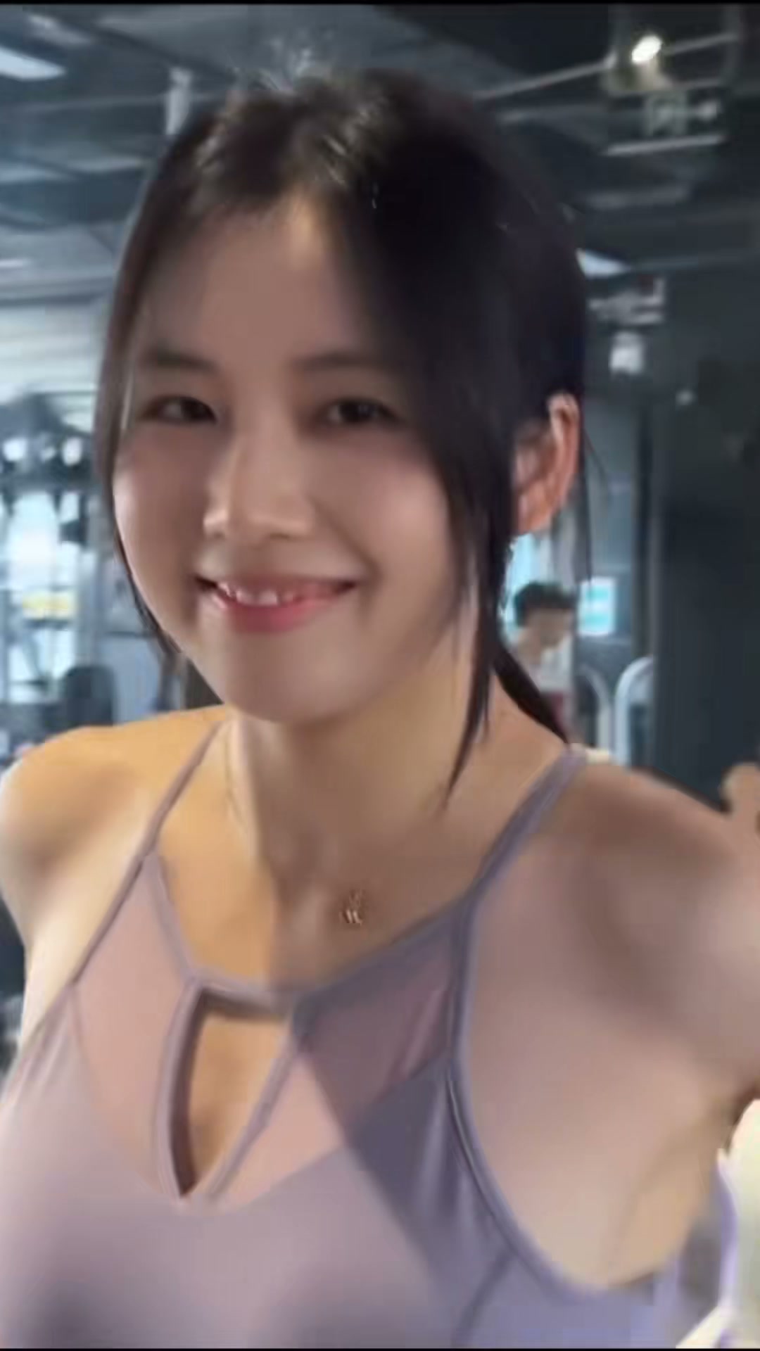 헬스장 민폐녀...