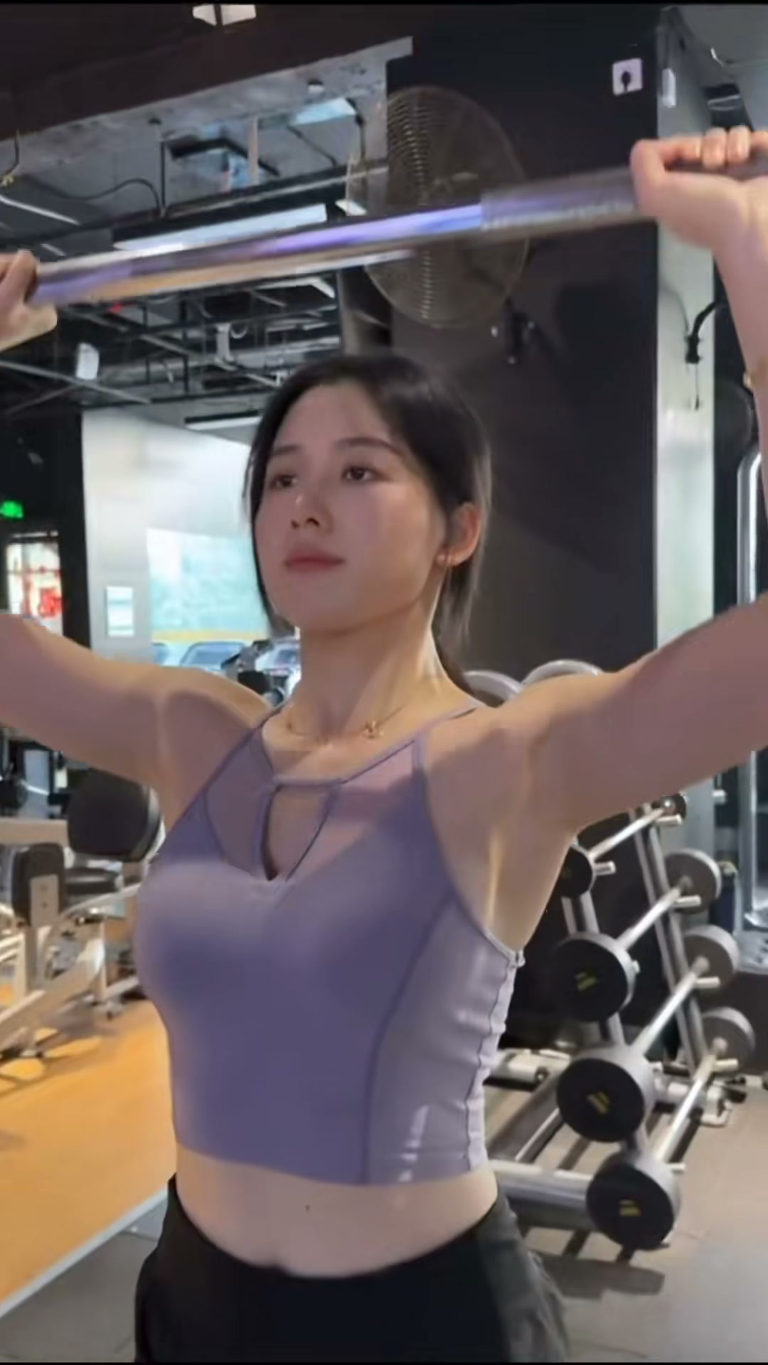 헬스장 민폐녀...