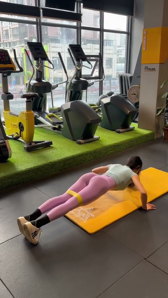 푸시업 자세 미쳤다.. 😳💪