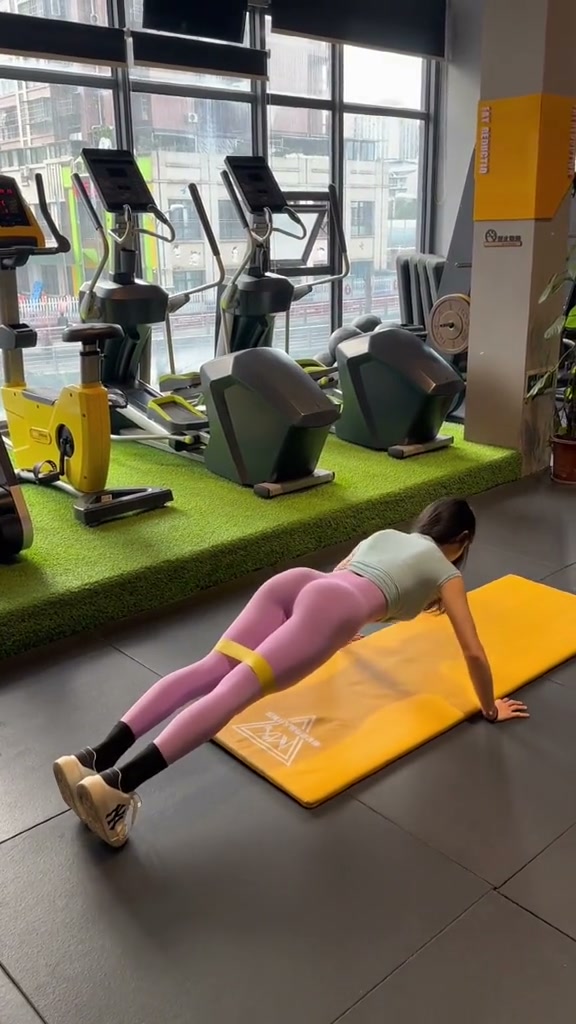 푸시업 자세 미쳤다.. 😳💪